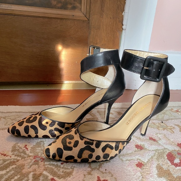 BRAND NEW LEOPARD & LEATHER WITH ANKLE STRAPS- HEELS!! - Picture 4 of 10